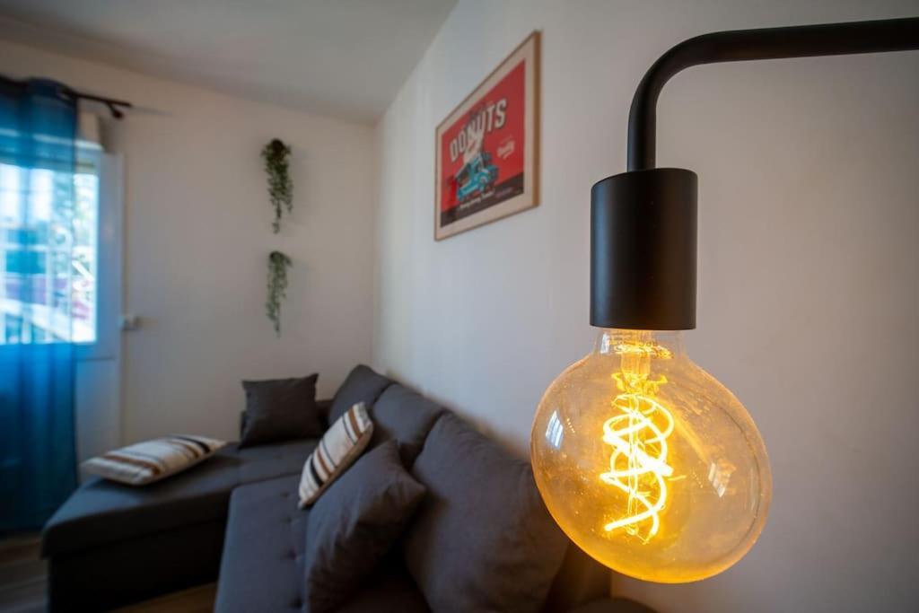 Fully Equiped Wifi Apartment Sleeps 6 Marseille Extérieur photo